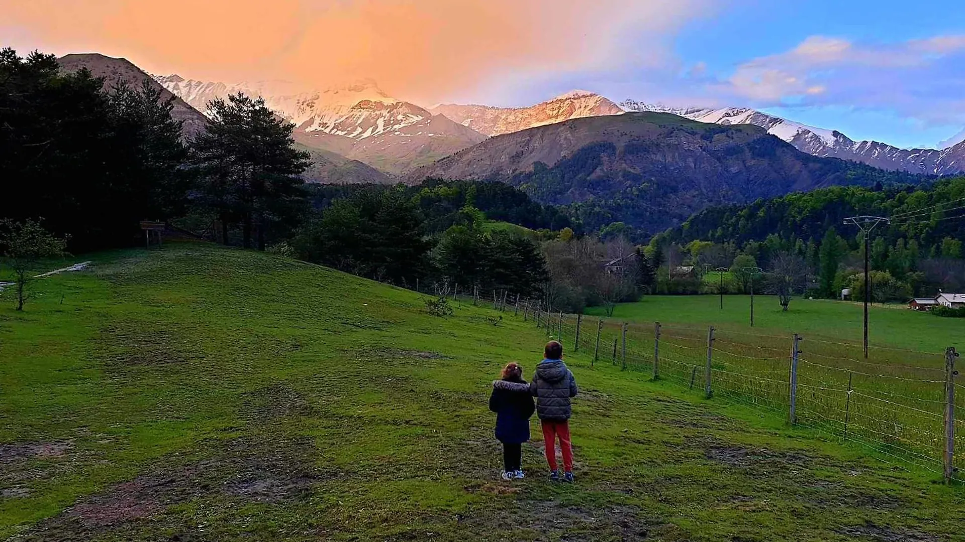 La Cabane Enchantee Le Vernet  Campsite Le Vernet (Alpes-de-Haute-Provence)