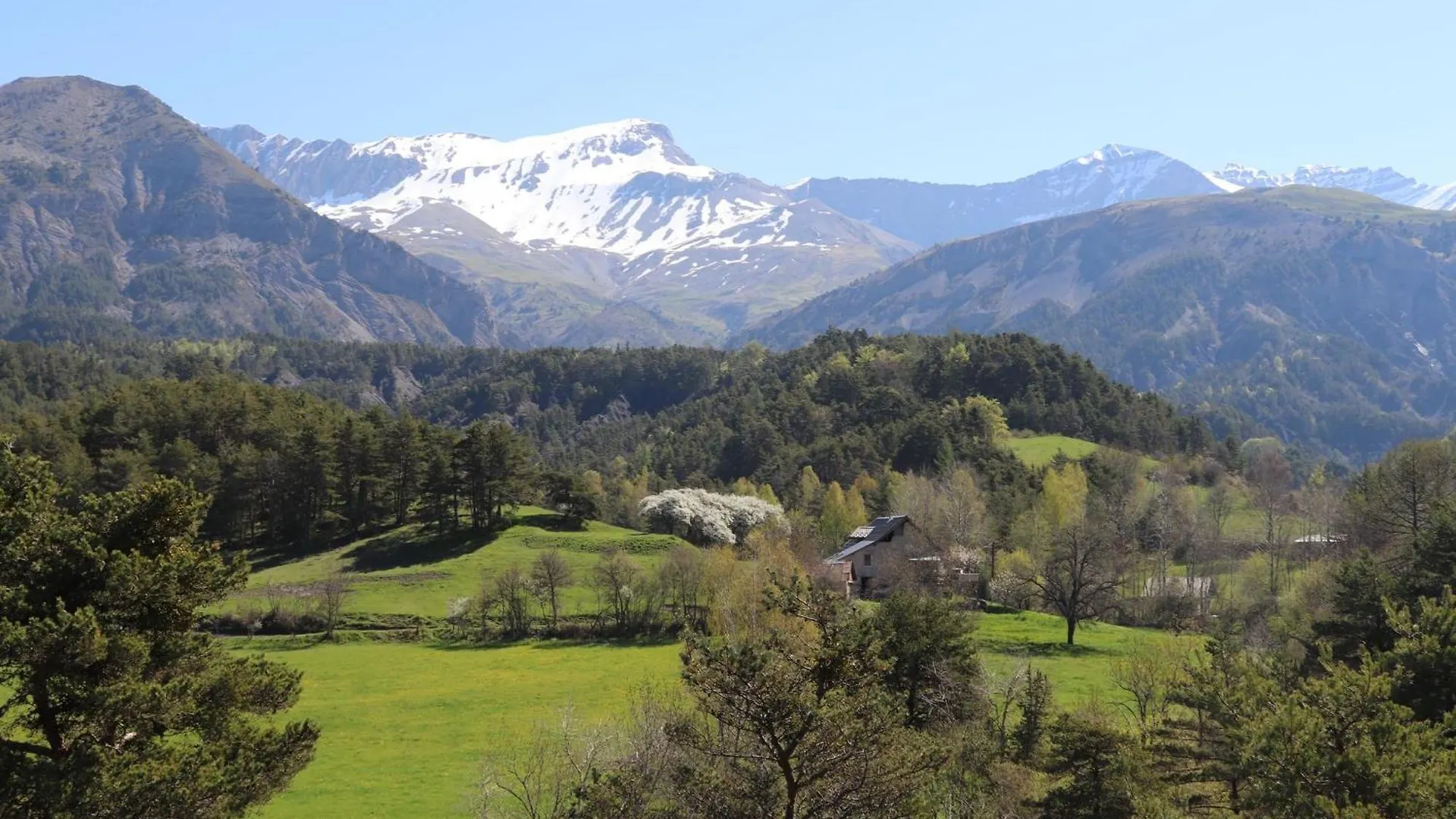 Campsite La Cabane Enchantee Le Vernet  France