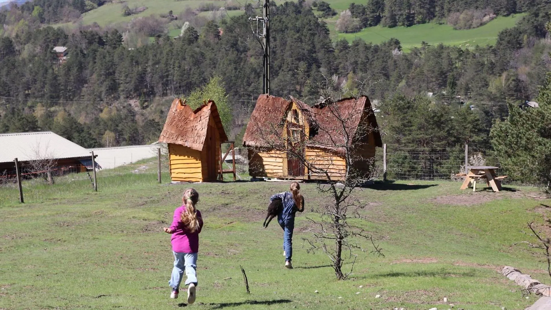 La Cabane Enchantee Le Vernet  Le Vernet (Alpes-de-Haute-Provence)