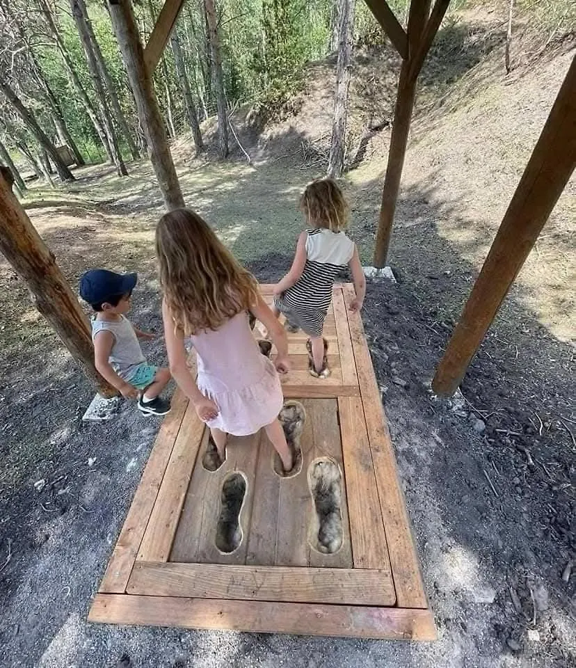 La Cabane Enchantee, Logement Insolite A La Ferme Le Vernet  France